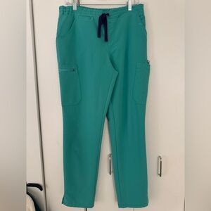 Figs Women’s Cargo Scrub Pants